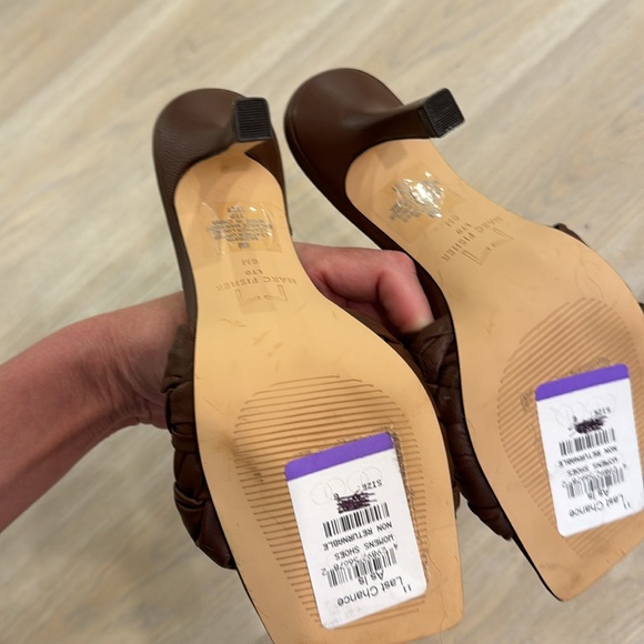 Marc fisher brown heels size 6 - Picture 3 of 3